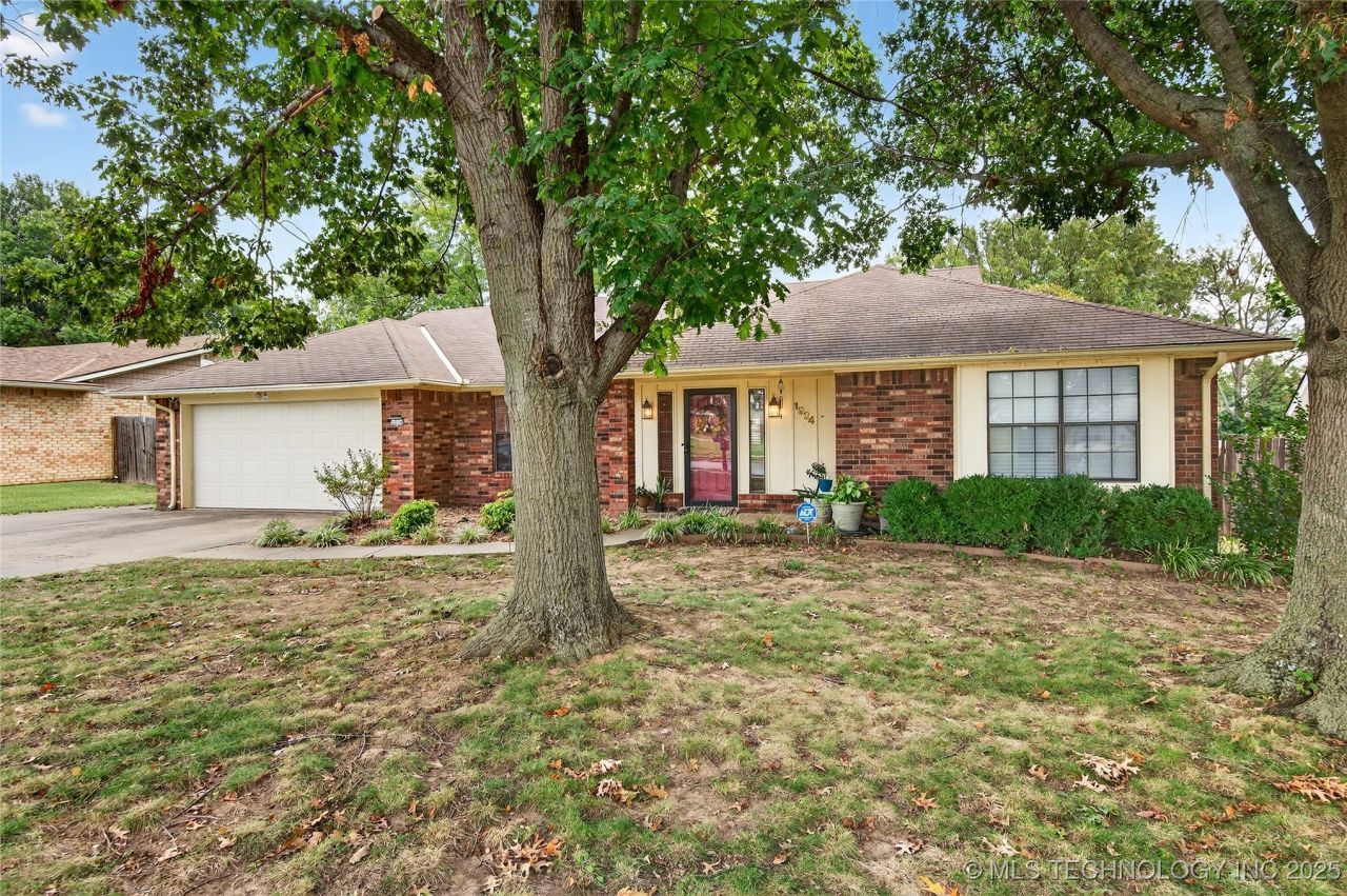 1924 Limestone Road, Bartlesville, OK 74006 Main Photo