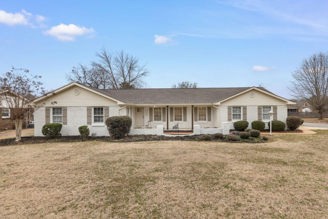 1809 Virginia Ave, Muscle Shoals, AL 35661 Main Photo