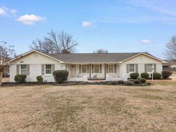 1809 Virginia Ave, Muscle Shoals, AL 35661