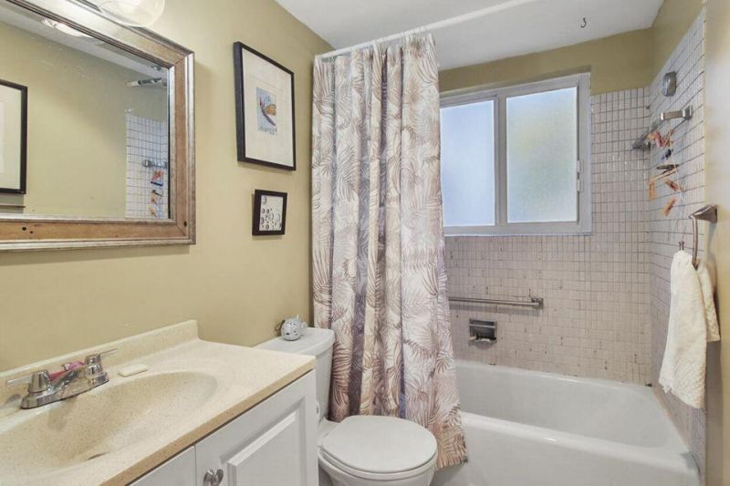 2920 Lake Osborne Drive, Unit 103, Lake Worth Beach, FL 33461 Photo