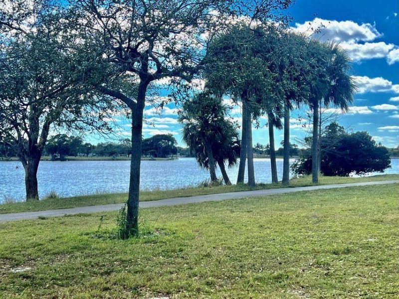 2920 Lake Osborne Drive, Unit 103, Lake Worth Beach, FL 33461 Photo