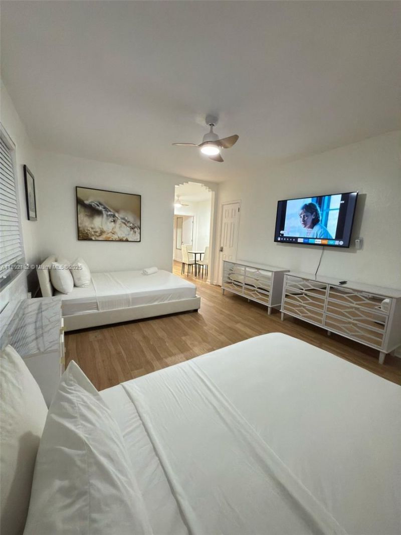545 Michigan Ave, Unit 4, Miami Beach, FL 33139 Photo