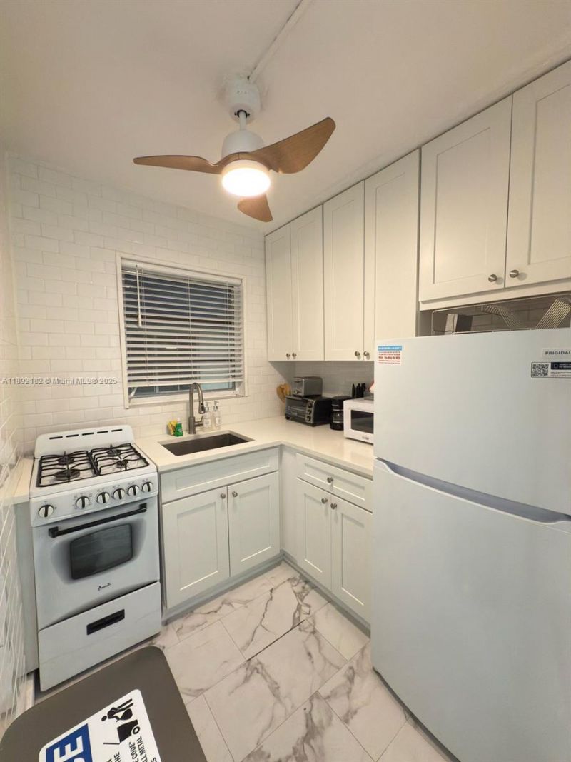 545 Michigan Ave, Unit 4, Miami Beach, FL 33139 Photo