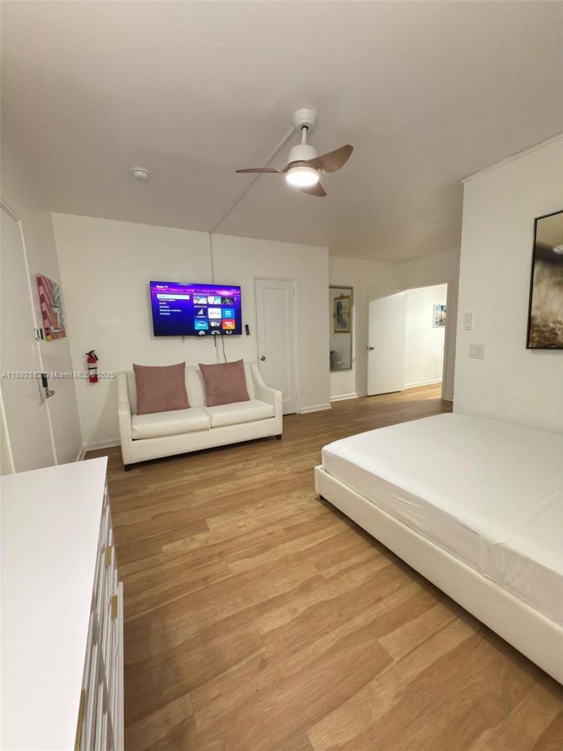 545 Michigan Ave, Unit 4, Miami Beach, FL 33139 Photo