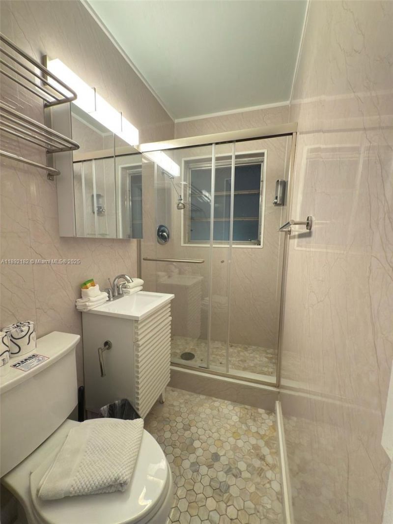 545 Michigan Ave, Unit 4, Miami Beach, FL 33139 Photo