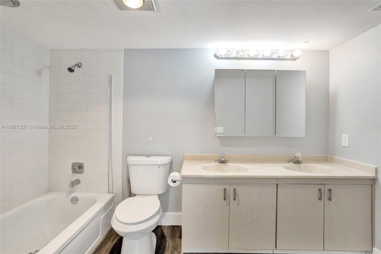 3001 Portofino Isle, Unit K2, Coconut Creek, FL 33066 Photo