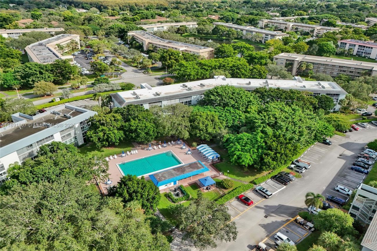 3001 Portofino Isle, Unit K2, Coconut Creek, FL 33066 Photo