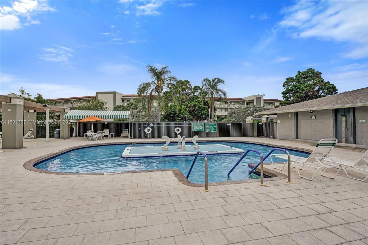 3001 Portofino Isle, Unit K2, Coconut Creek, FL 33066 Photo