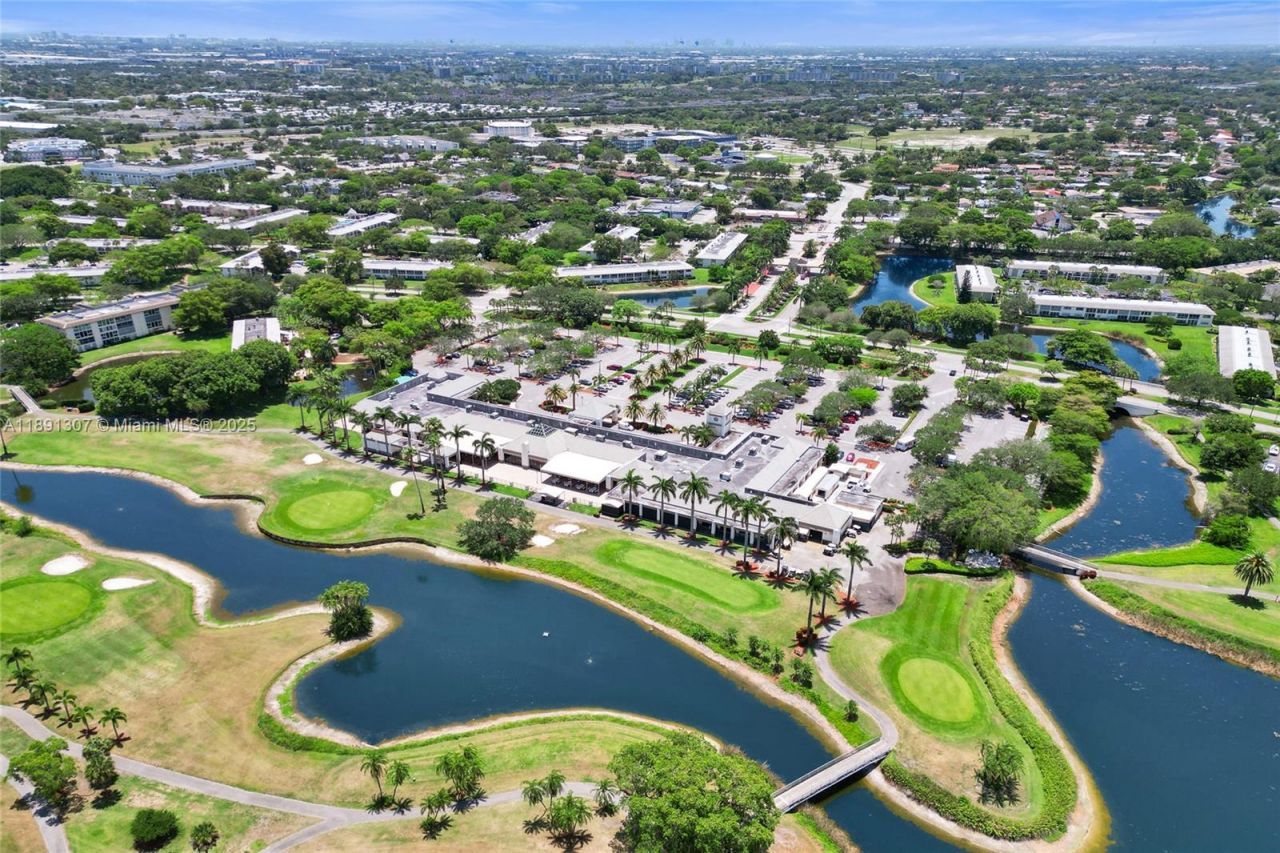 3001 Portofino Isle, Unit K2, Coconut Creek, FL 33066 Photo