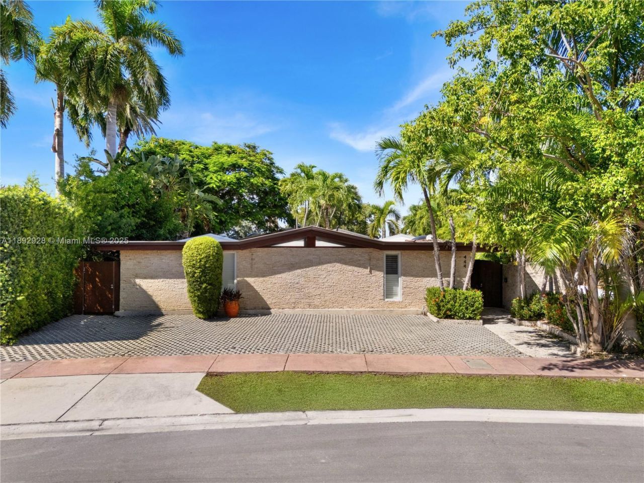 444 W Rivo Alto Dr, Miami Beach, FL 33139 Photo