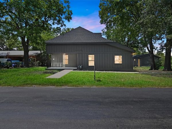 405 Walker Street, Eustace, TX 75124
