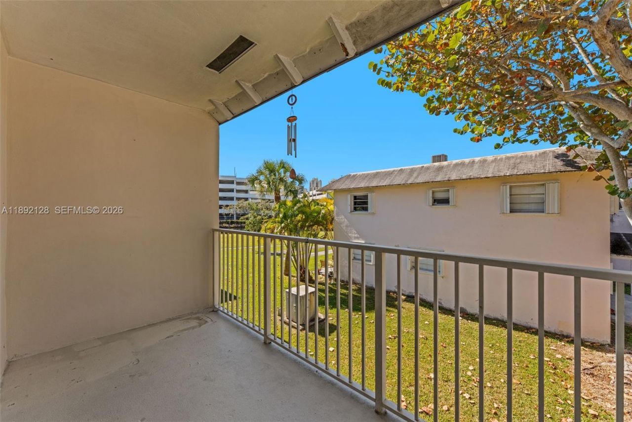 7330 SW 82nd St, Unit B218, Miami, FL 33143 Photo