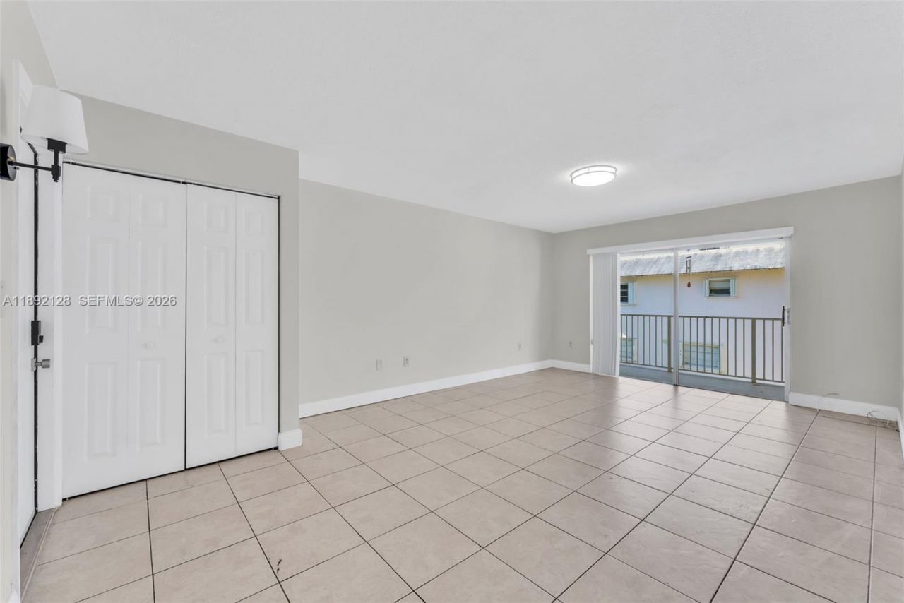 7330 SW 82nd St, Unit B218, Miami, FL 33143 Photo