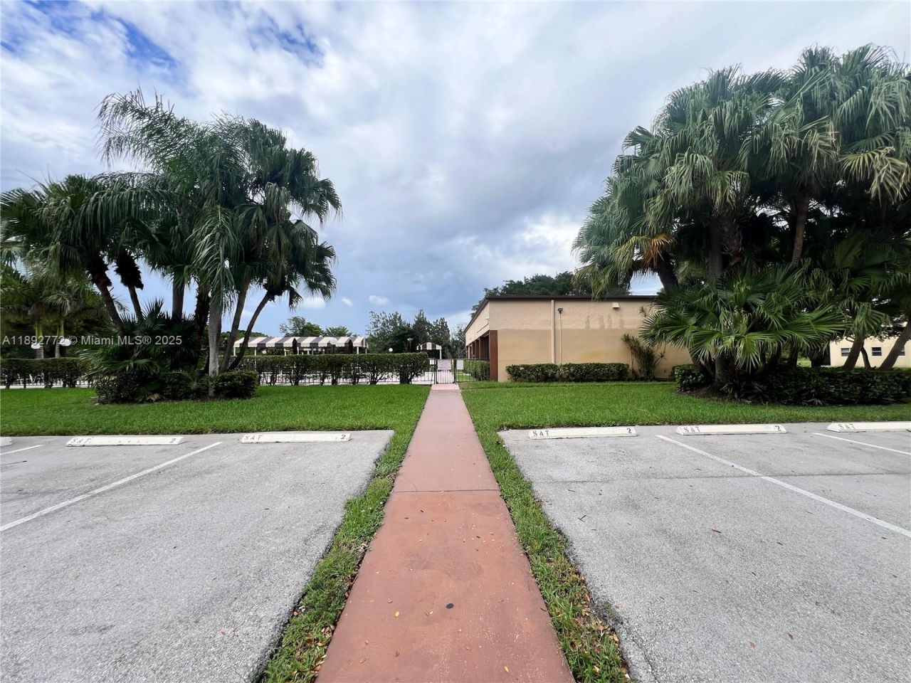 8851 Sunrise Lakes Blvd, Unit 109, Sunrise, FL 33322 Photo
