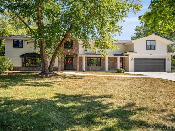 615 Marion Avenue, St. Charles, IL 60174