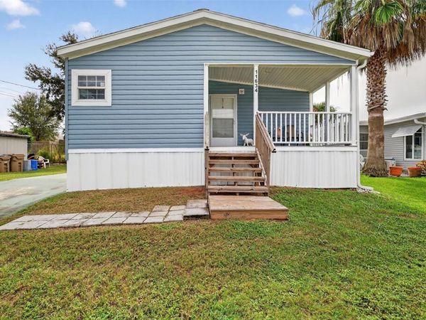 11634 HICKORY LANE, TAVARES, FL 32778