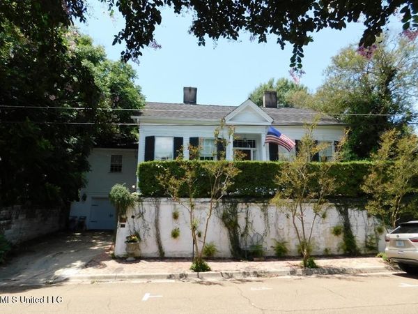 406 Orleans Street, Natchez, MS 39120