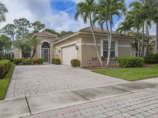 6871 SE Twin Oaks Circle, Stuart, FL 34997