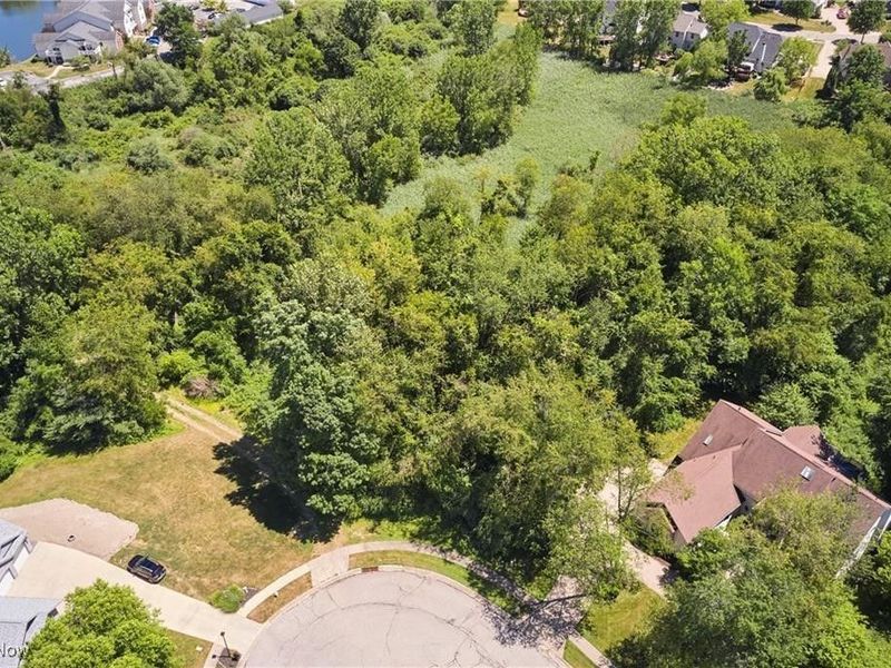 V/L White Tail Ridge Drive, Fairlawn, OH 44333 Photo 2