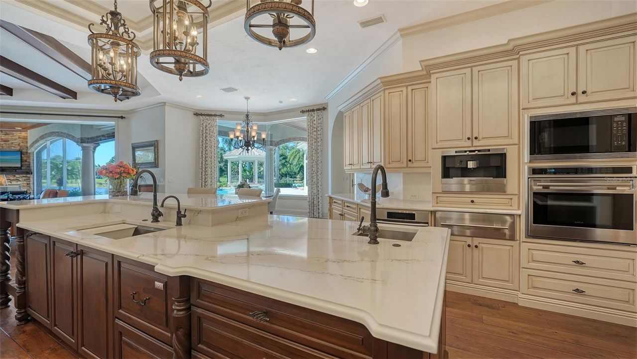 7320 Barclay Court, University Park, FL 34201 Photo