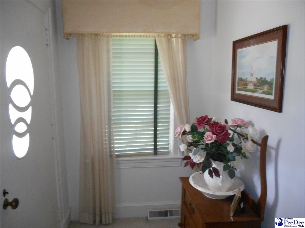 1607 2nd Loop Road Photo 4