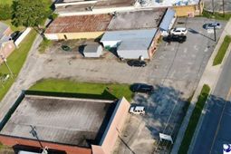 S Walnut St photo 4