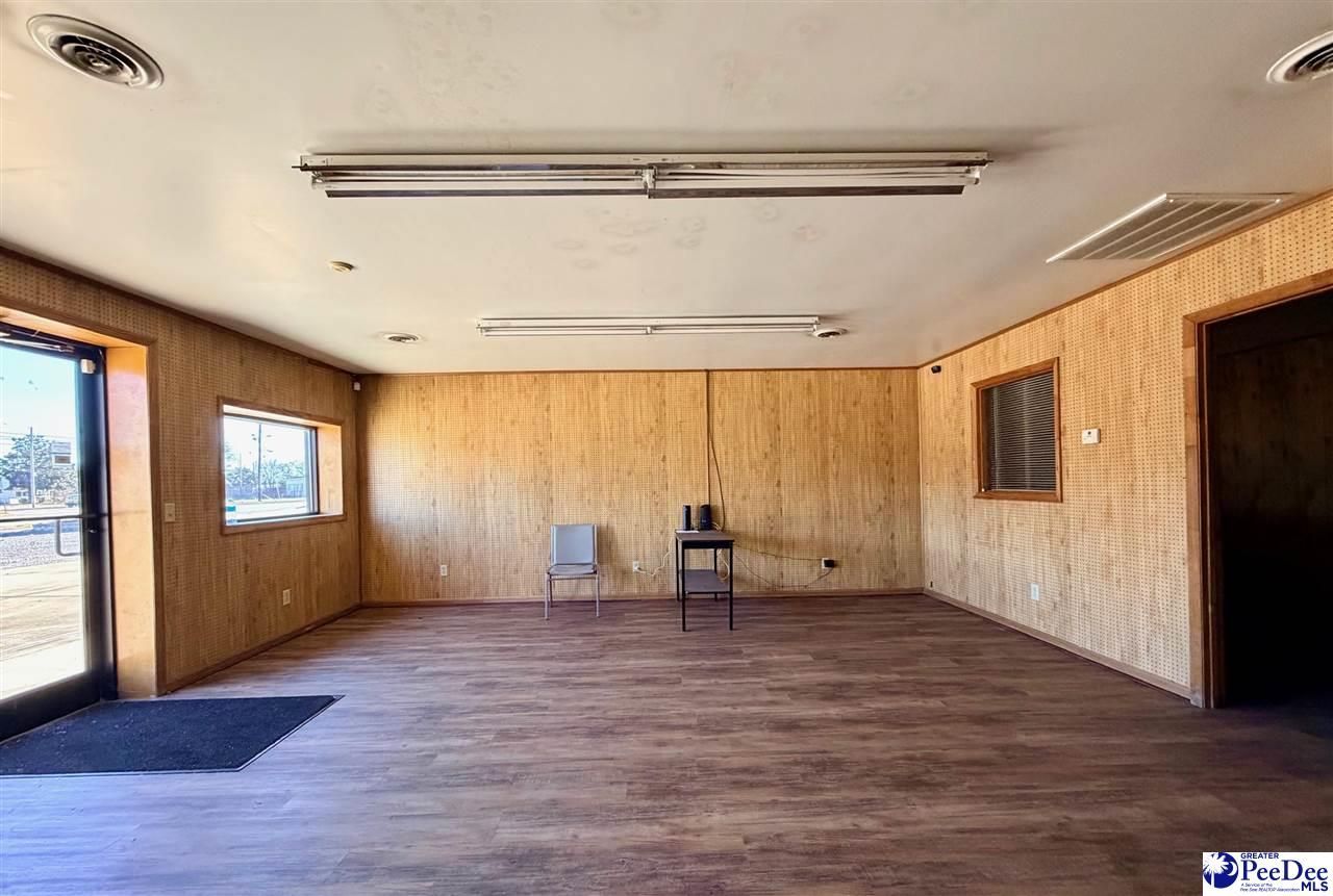 1109 S Highway 301 Photo 25