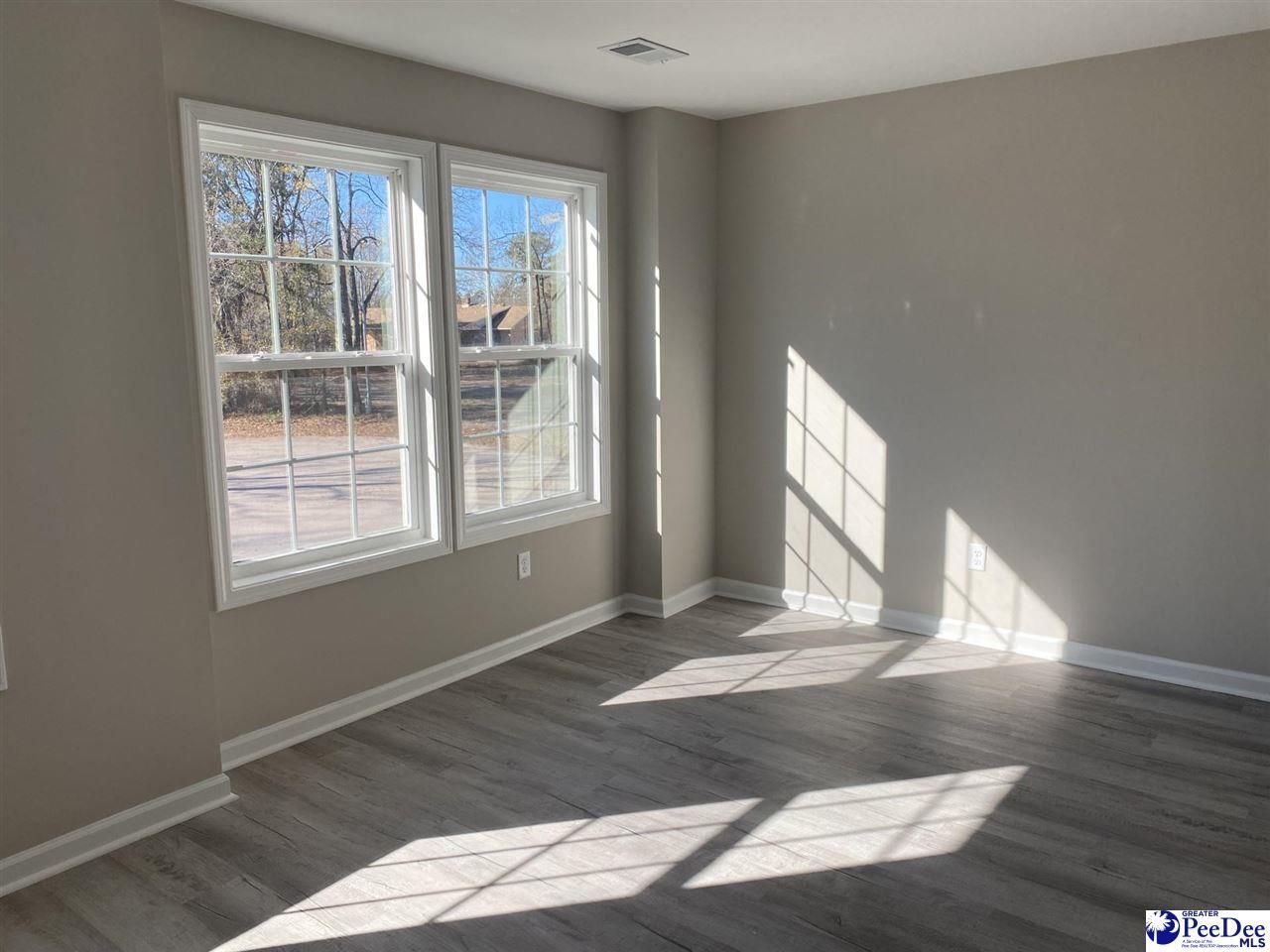 1001/1003 Jessamine Trl Photo 8