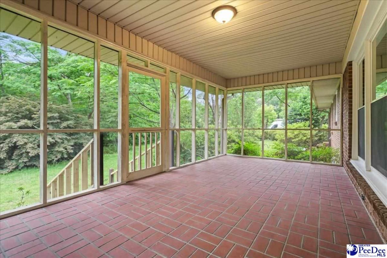 511 Arbor Dr Photo 33