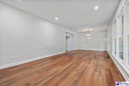 511 Arbor Dr photo 4