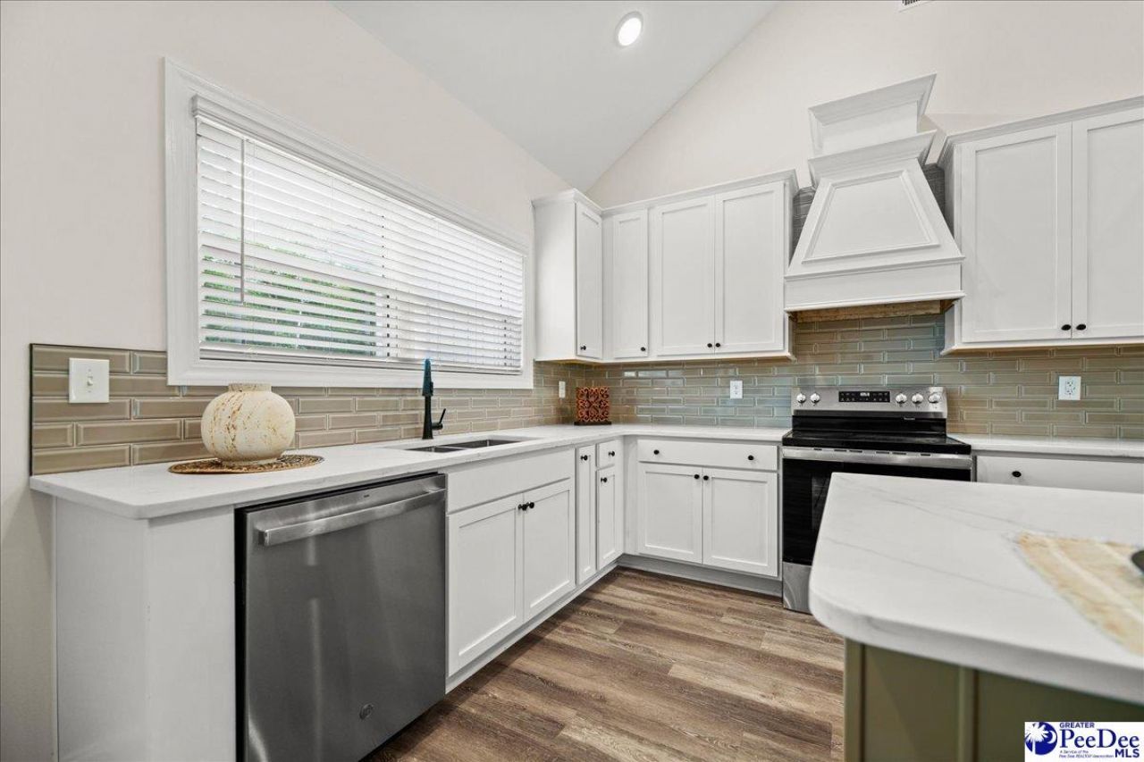 89 Kings Rd Photo 12