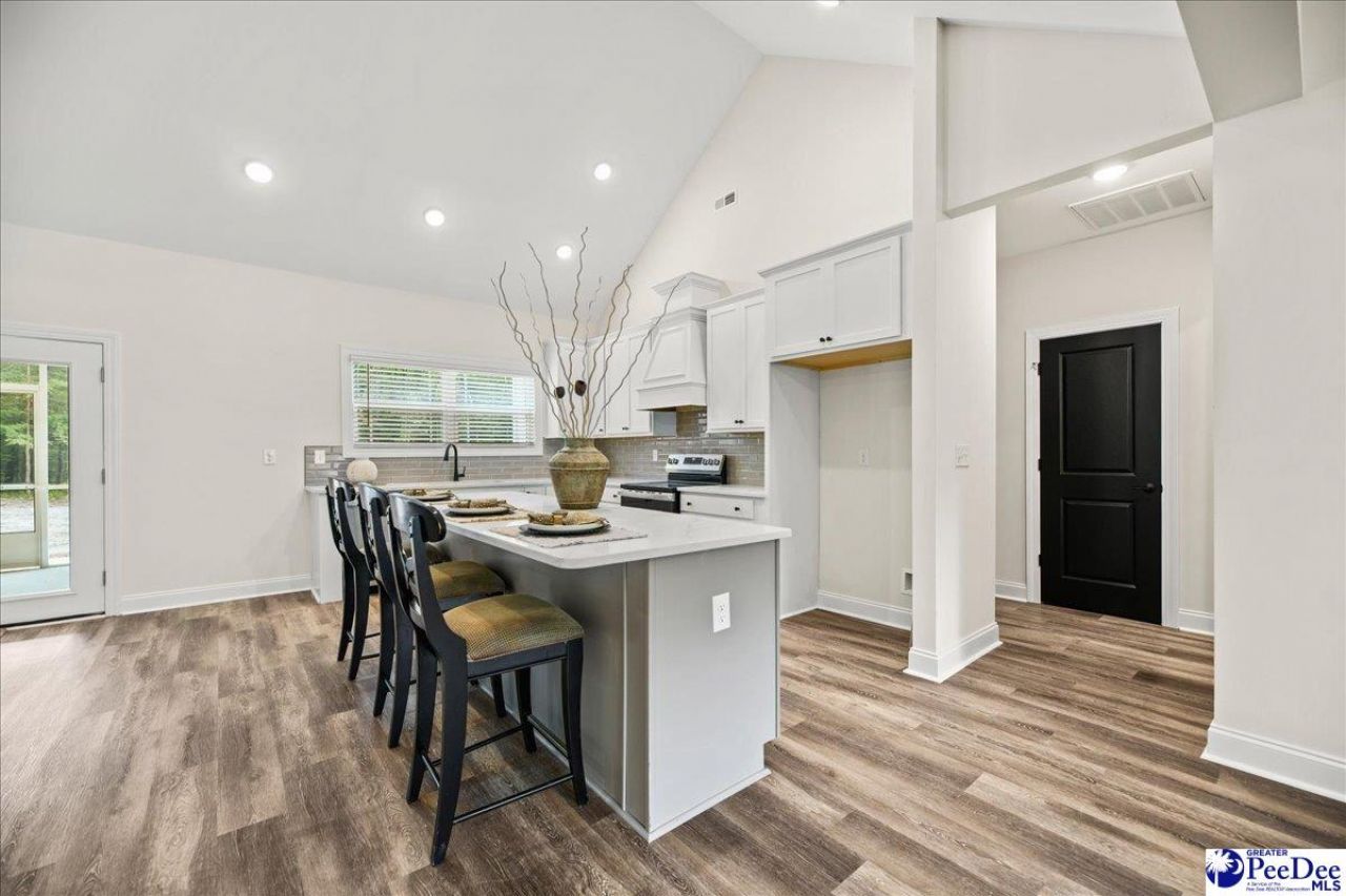 89 Kings Rd Photo 15