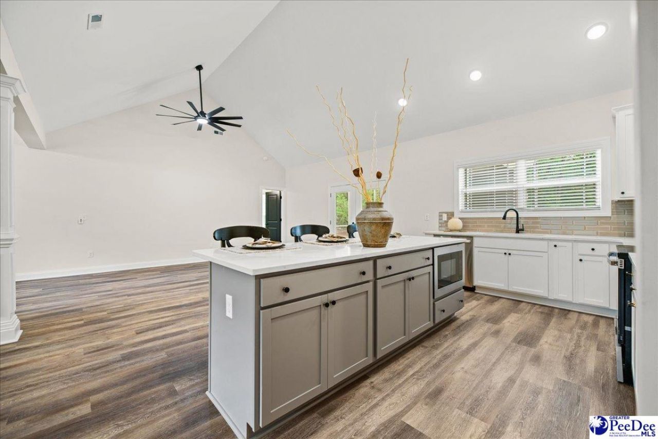 89 Kings Rd Photo 16