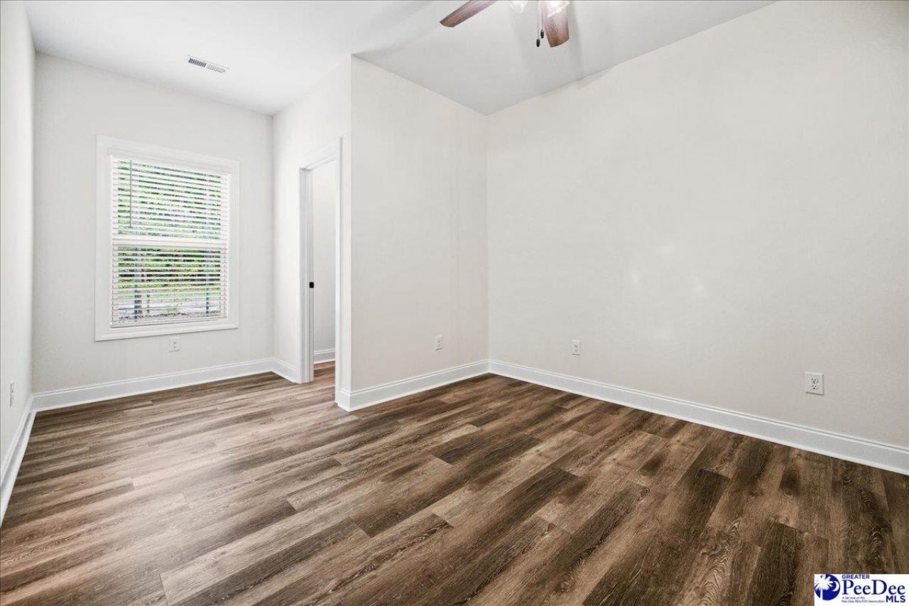 89 Kings Rd Photo 28