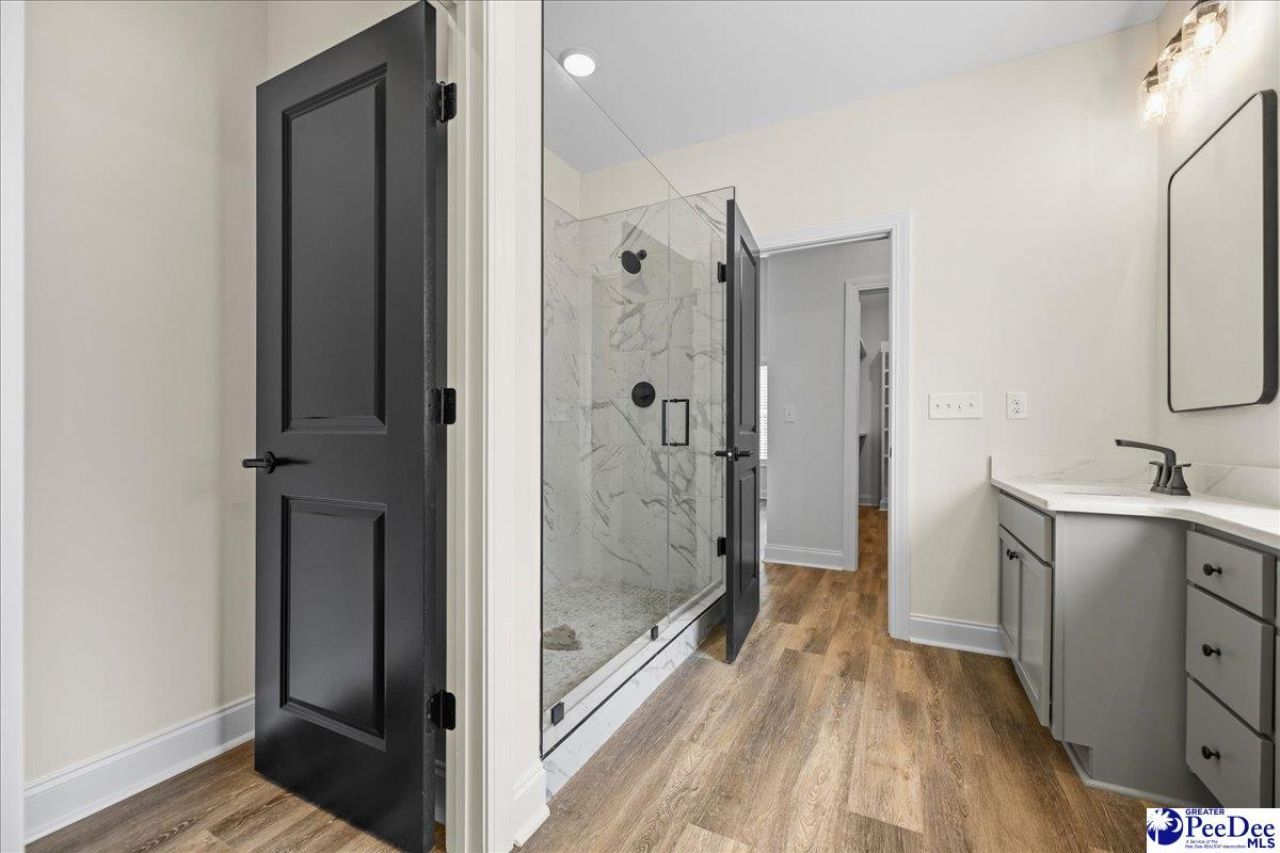 89 Kings Rd Photo 38