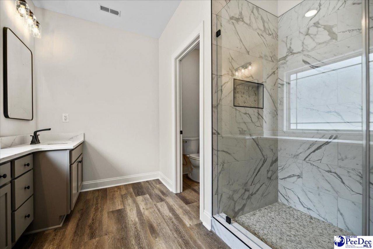 89 Kings Rd Photo 40