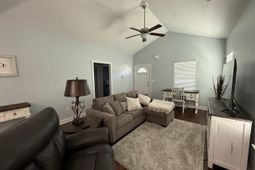 1504 Riverport Dr photo 4