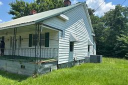 1404 Harlees Bridge Road photo 4