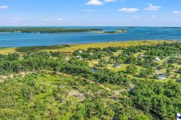 3680 S Island Rd photo 4