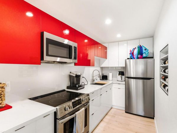 2812 N Auburn Court, Unit F201, Palm Springs, CA 92262