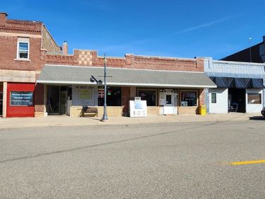 105 Grand Avenue E, Grand Meadow, MN 55936