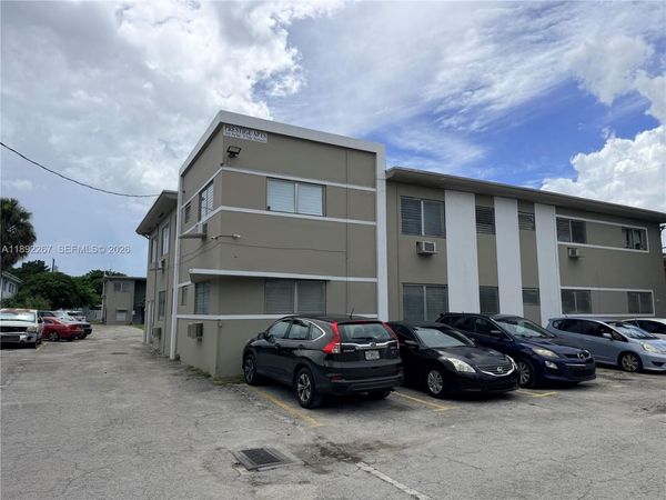 70 NW 77th St, Unit 11, Miami, FL 33150