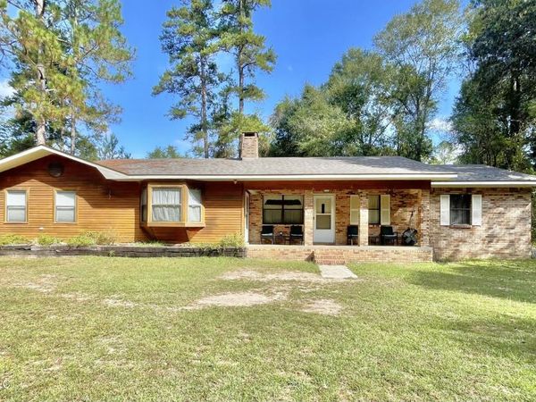 918 Neely Avera Road, Neely, MS 39461