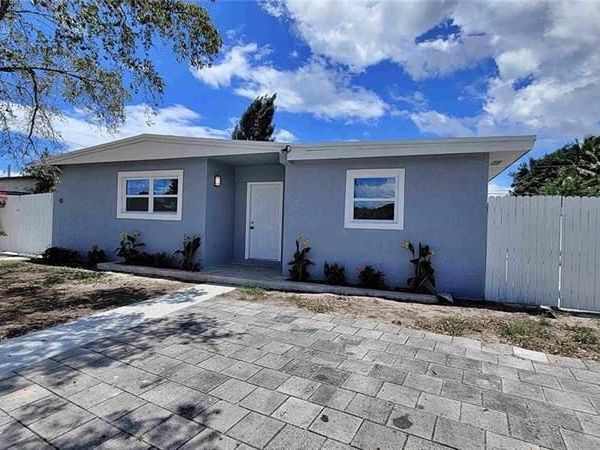 266 NE 42nd Street, Deerfield Beach, FL 33064