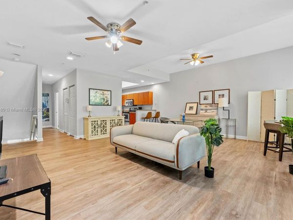 2344 Vintage Dr, Lighthouse Point, FL 33064