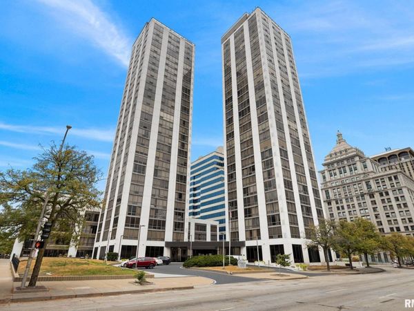 123 SW JEFFERSON Avenue, Unit E25A, Peoria, IL 61602