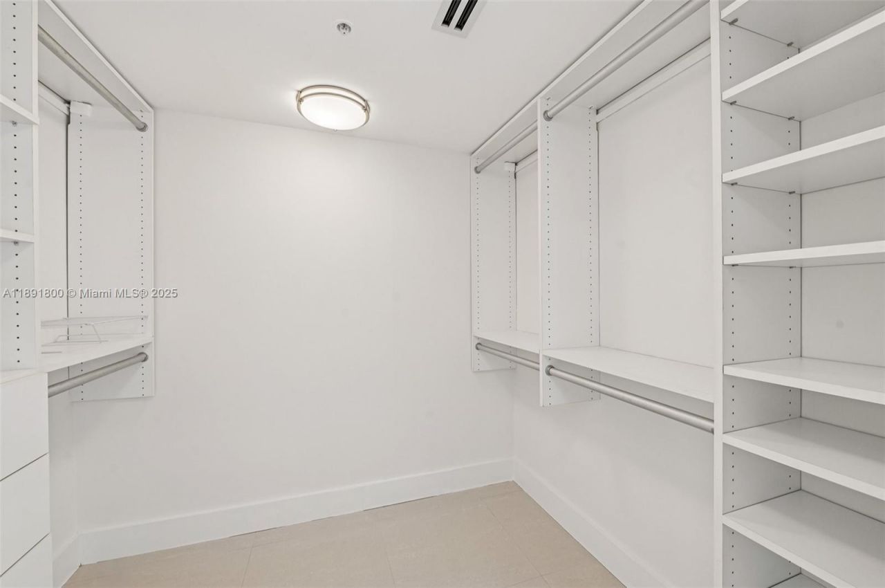 6301 Collins Ave, Unit 2203, Miami Beach, FL 33141 Photo