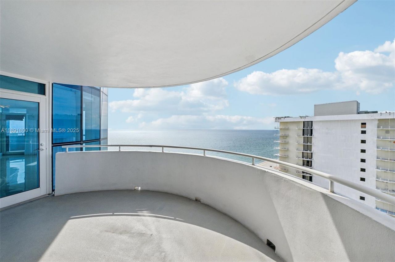 6301 Collins Ave, Unit 2203, Miami Beach, FL 33141 Photo
