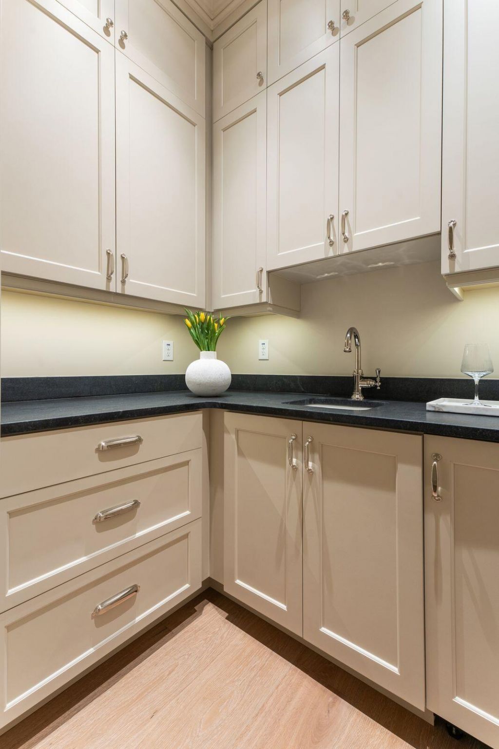 4 Trapman Street Photo 22