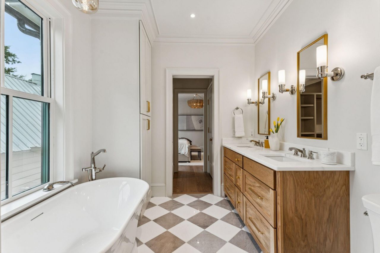 4 Trapman Street Photo 32